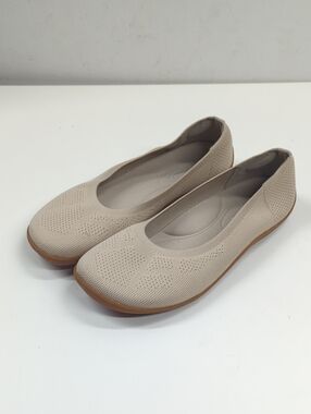 Arromic Round Toe Knit Ballet Flats in Beige Size 9